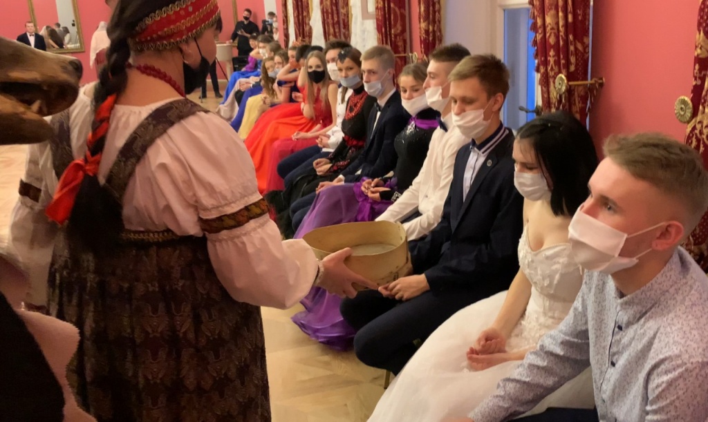 бал 1.jpg бал 2.jpg